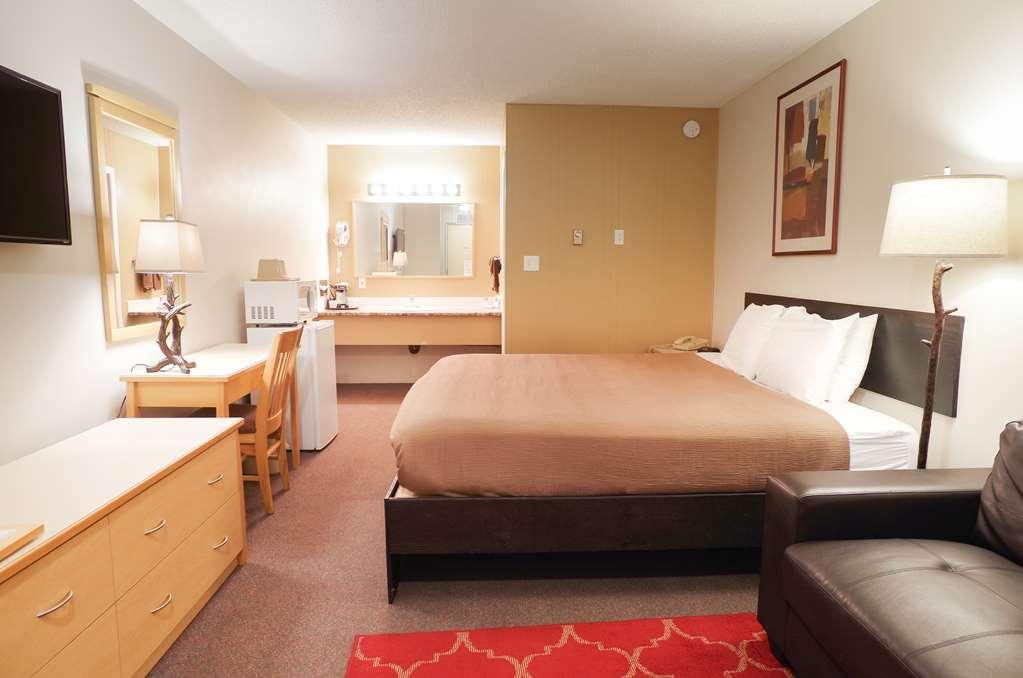 Canadas Best Value Inn And Suites Fernie Room photo